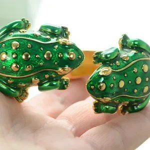 Kenneth Jay Lane | Jewelry | Vintage Kenneth Jay Lane Kjl  Vintage Kenneth Jay Lane KJL Polished Gold-tone Green Frog Bracelet main image 1